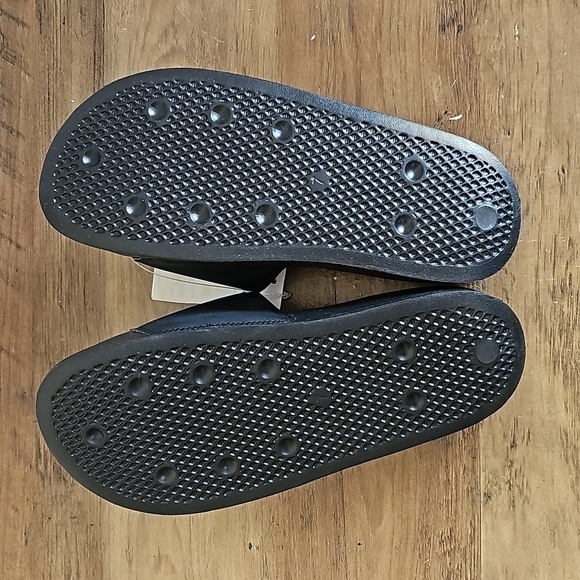 ADIDAS Sandals. - Picture 6 of 6